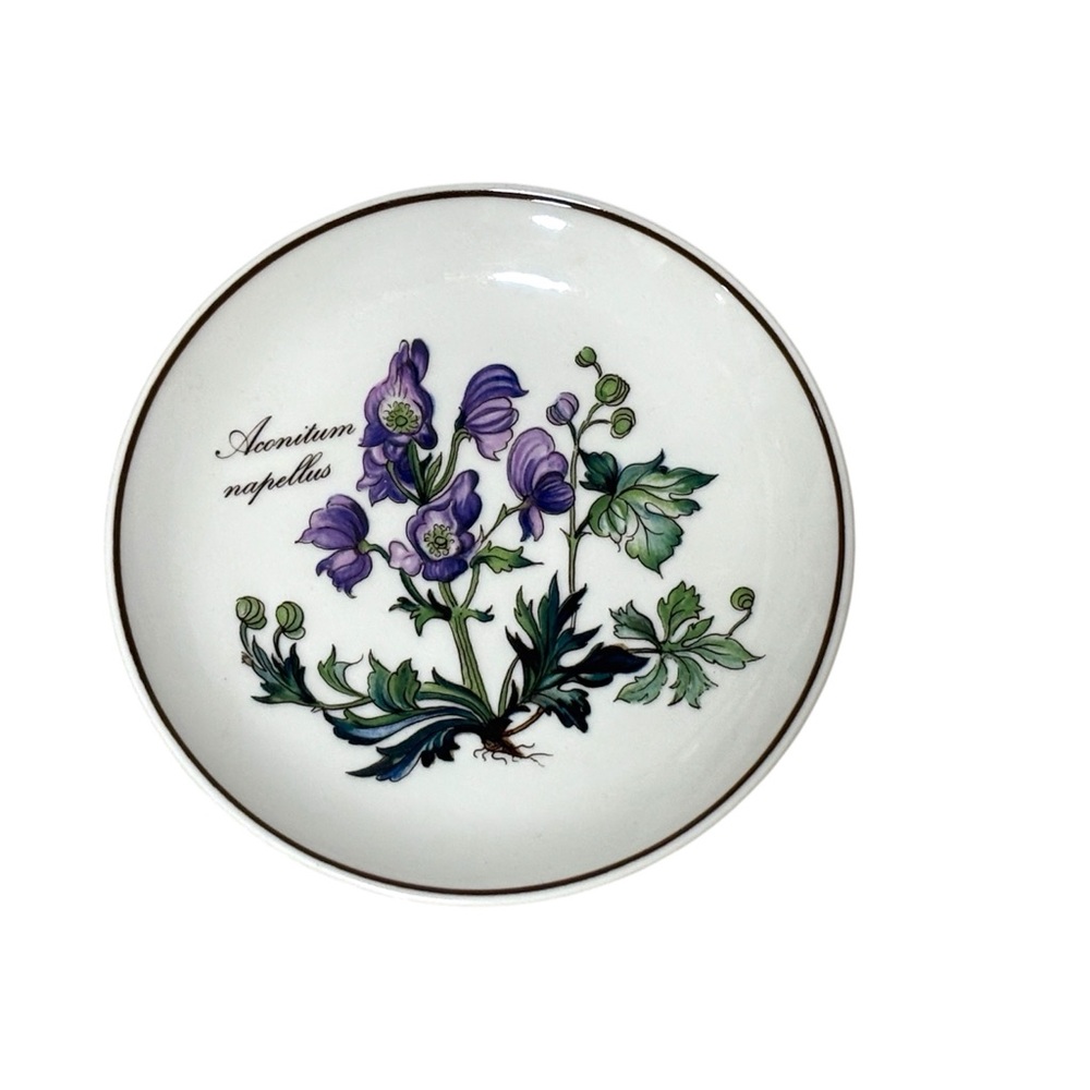 Villeroy & Boch Wine Bottle Coaster Botanica - Aconitum Napellus